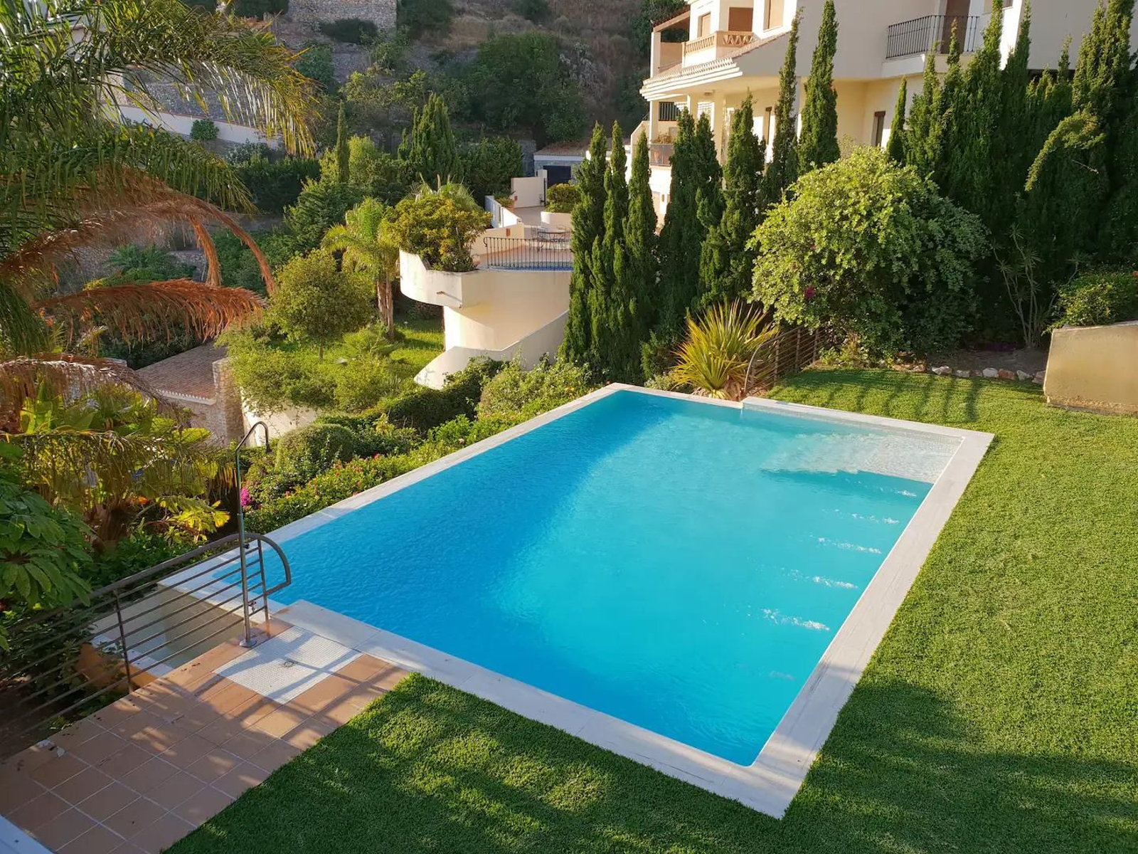 Las villas más impresionantes de la costa de Granada