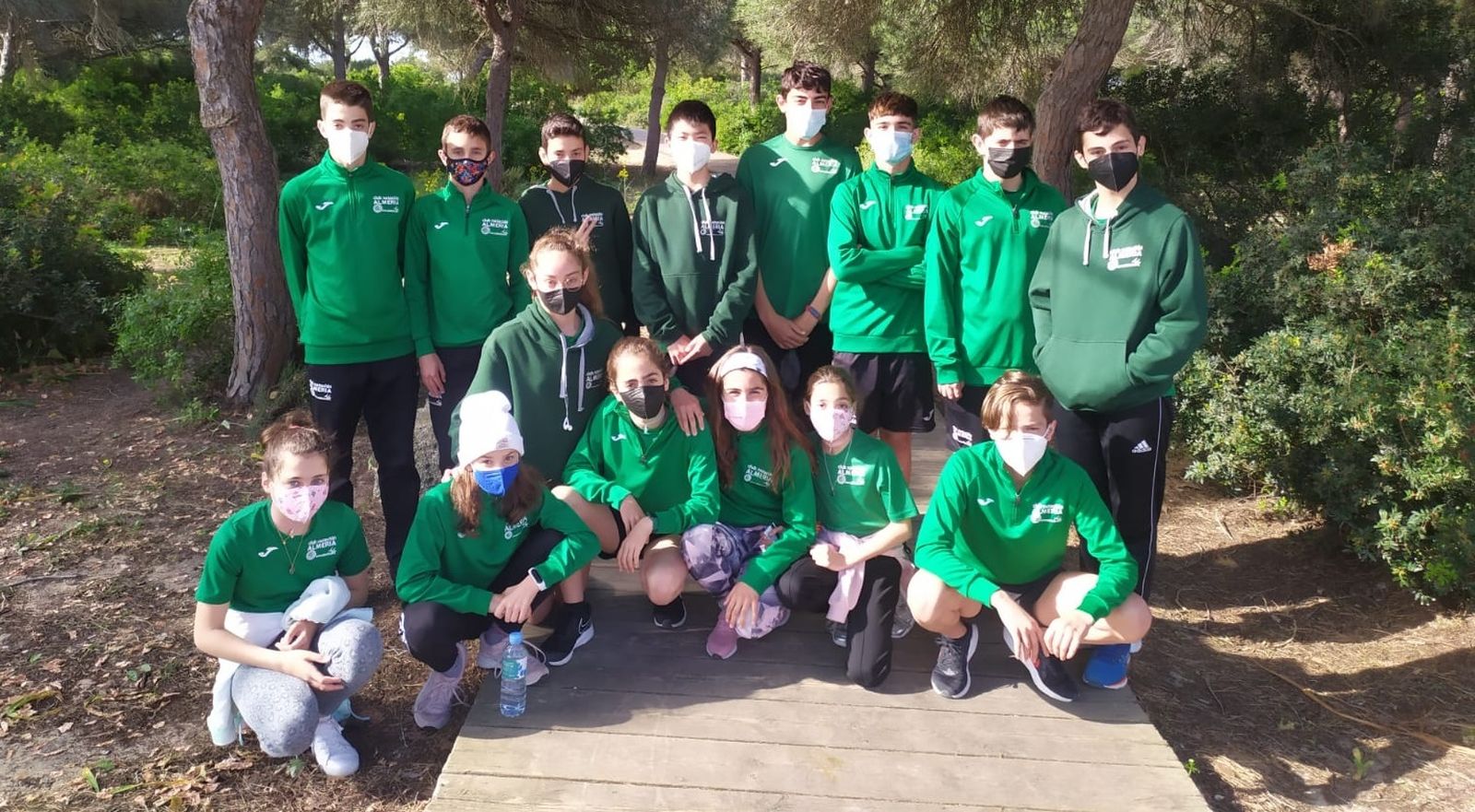 Once medallas para los alevines del CN Almería en Cádiz