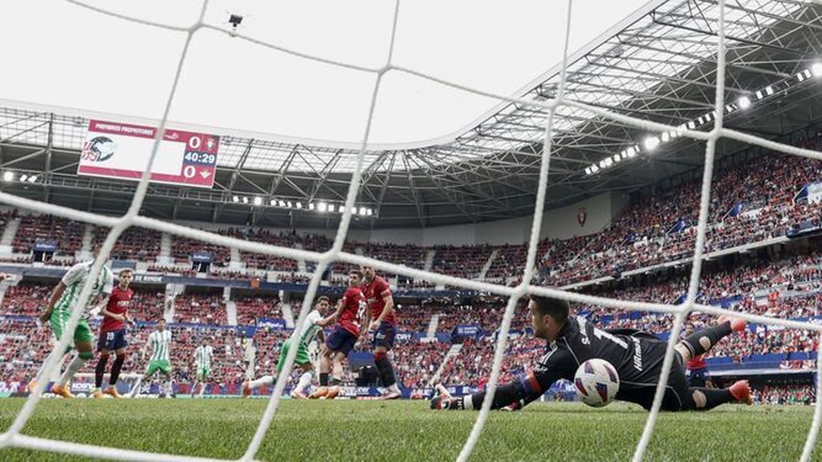 Sergio Herrera no detiene el lanzamiento de Ayoze que supuso el 0-1.