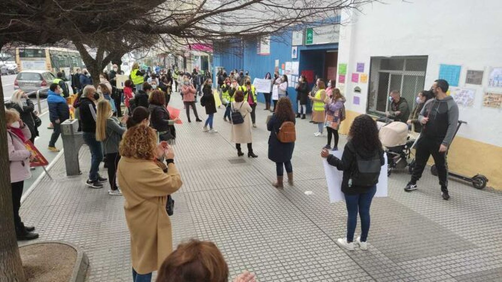 Protestas el pasado viernes ante la puerta del Reyes Católicos por la ruptura del plan de bilingüismo.