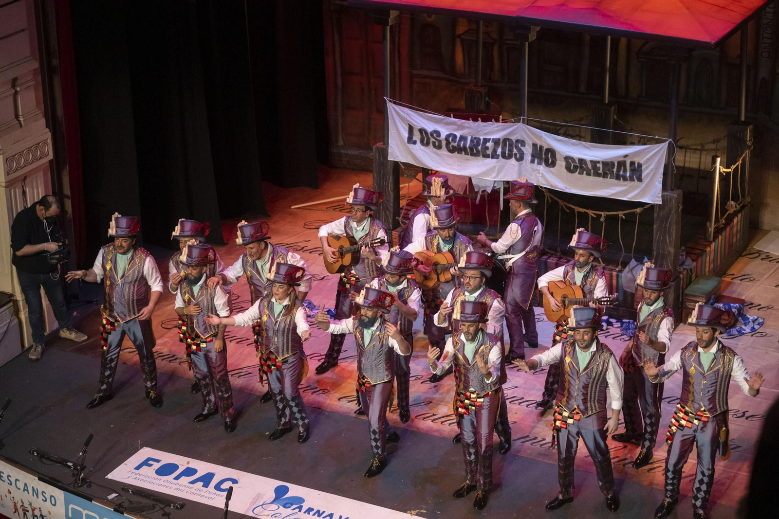 Imágenes de la actuación de la comparsa ‘El pregón’ de Huelva en el Carnaval Colombino