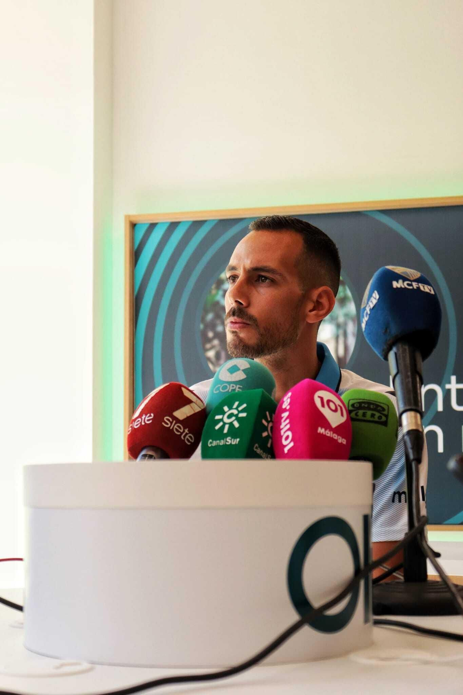 La presentación de Manu Molina como nuevo jugador del Málaga CF La presentación de Manu Molina como nuevo jugador del Málaga CF