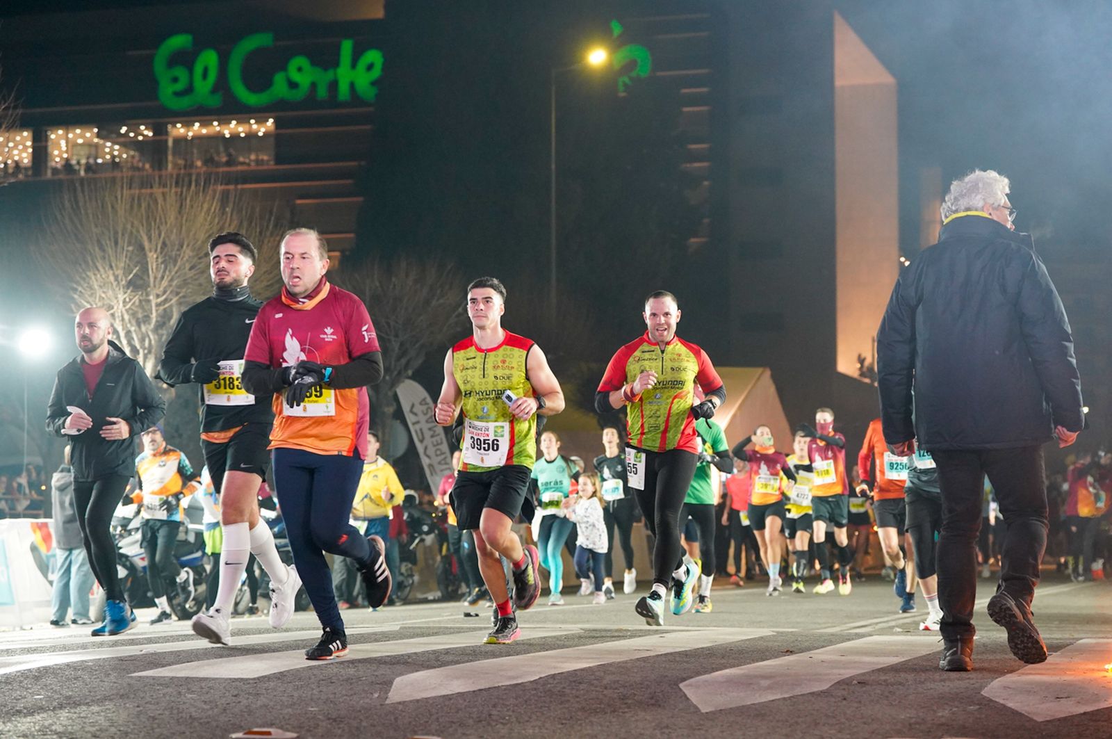 En imágenes: búscate en tu llegada a meta de la Carrera de San Antón 2026 (12)