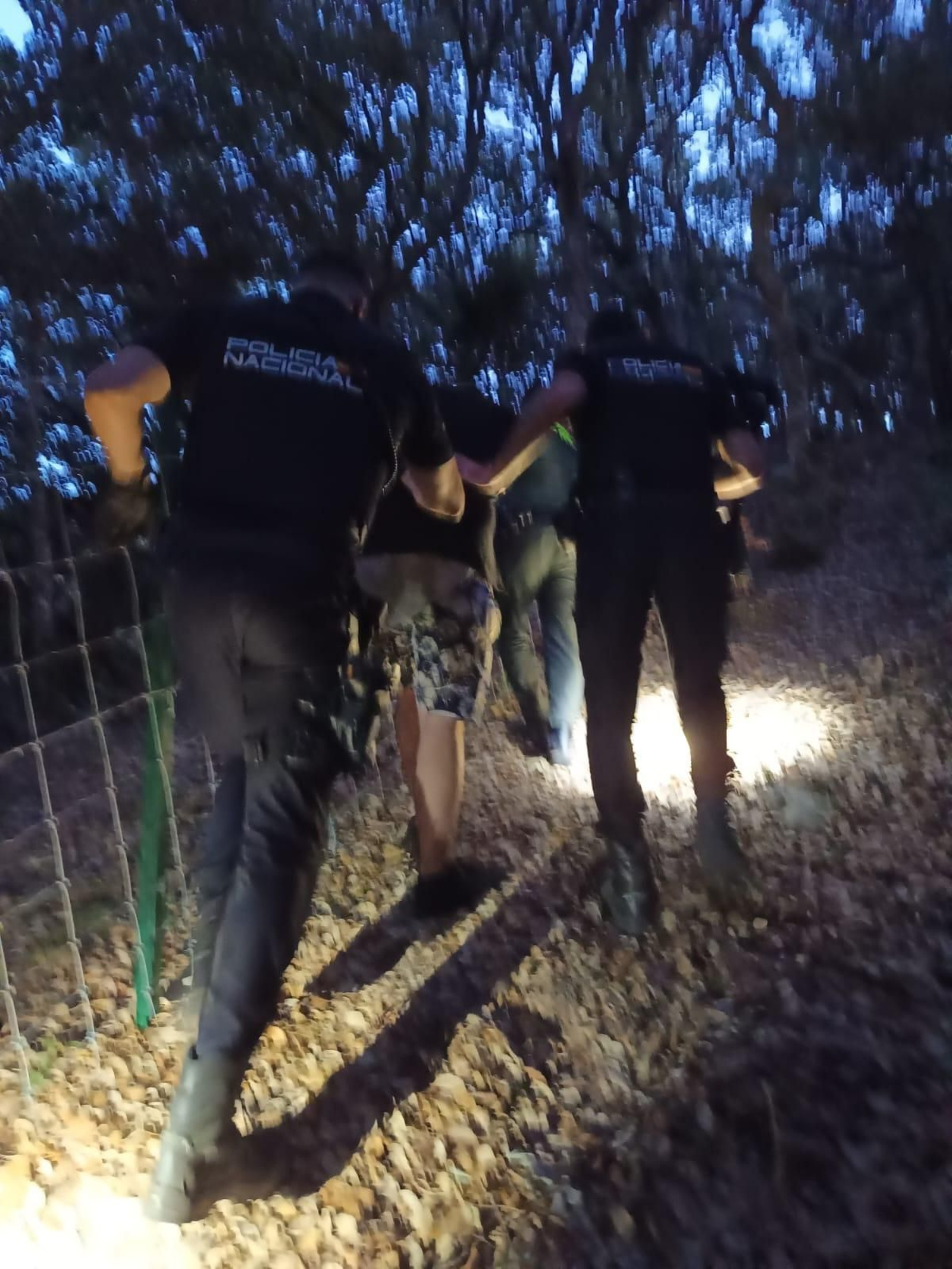 El rescate de los senderistas, en el río de la Miel. El rescate de los senderistas, en el río de la Miel.