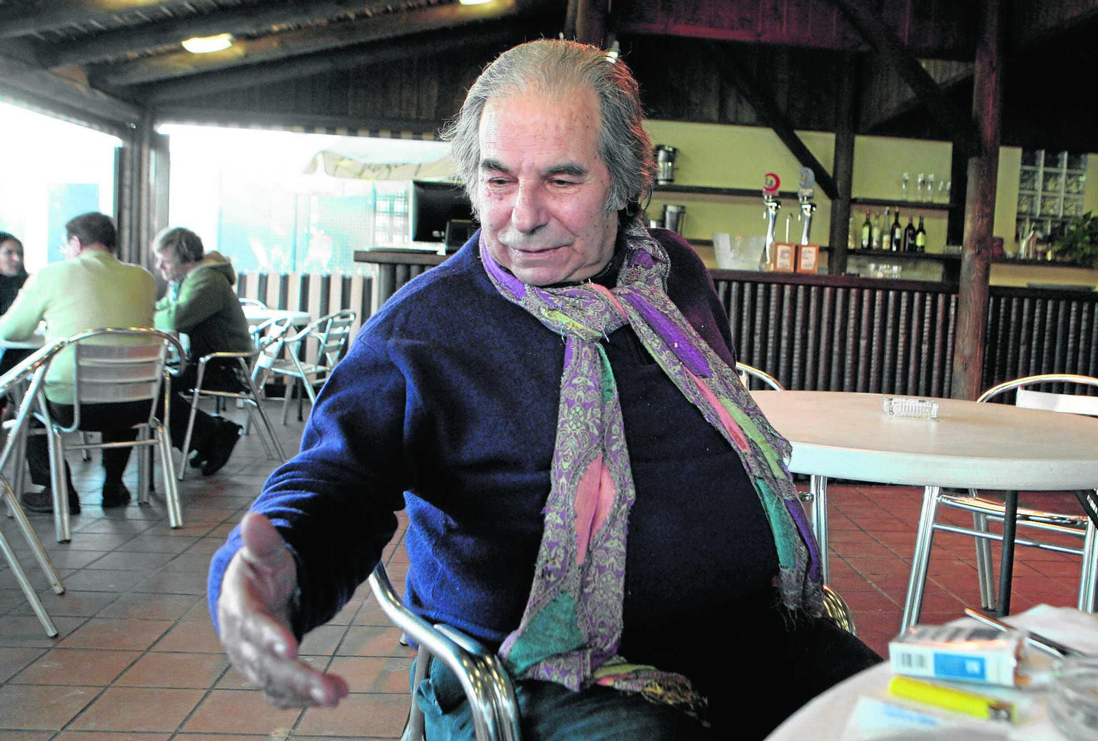 Rafael de Paula, emulando un pase.