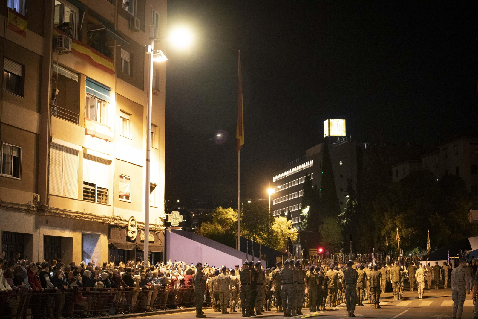 Las Fuerzas Armadas ensayan el desfile por las calles de Granada