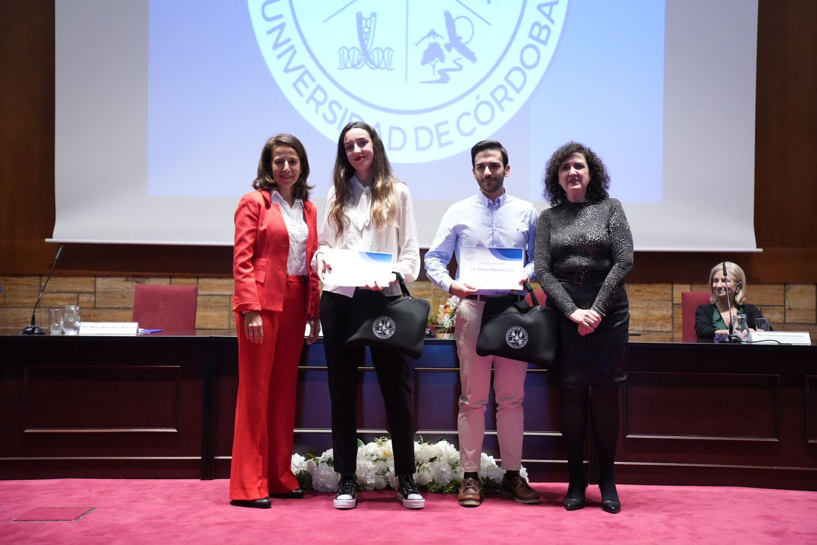 La festividad del patrón de la Facultad de Ciencias de Córdoba, San Alberto Magno, en imágenes
