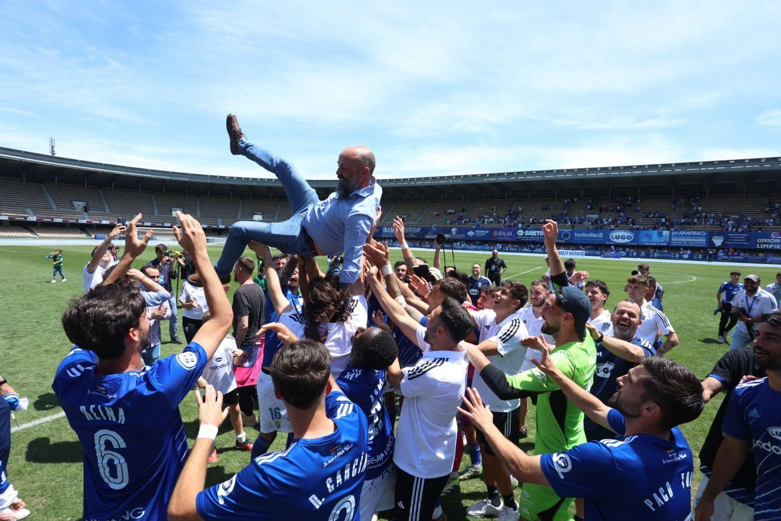 Imágenes de la celebración del Xerez CD del ascenso virtual a Segunda RFEF Imágenes de la celebración del Xerez CD del ascenso virtual a Segunda RFEF