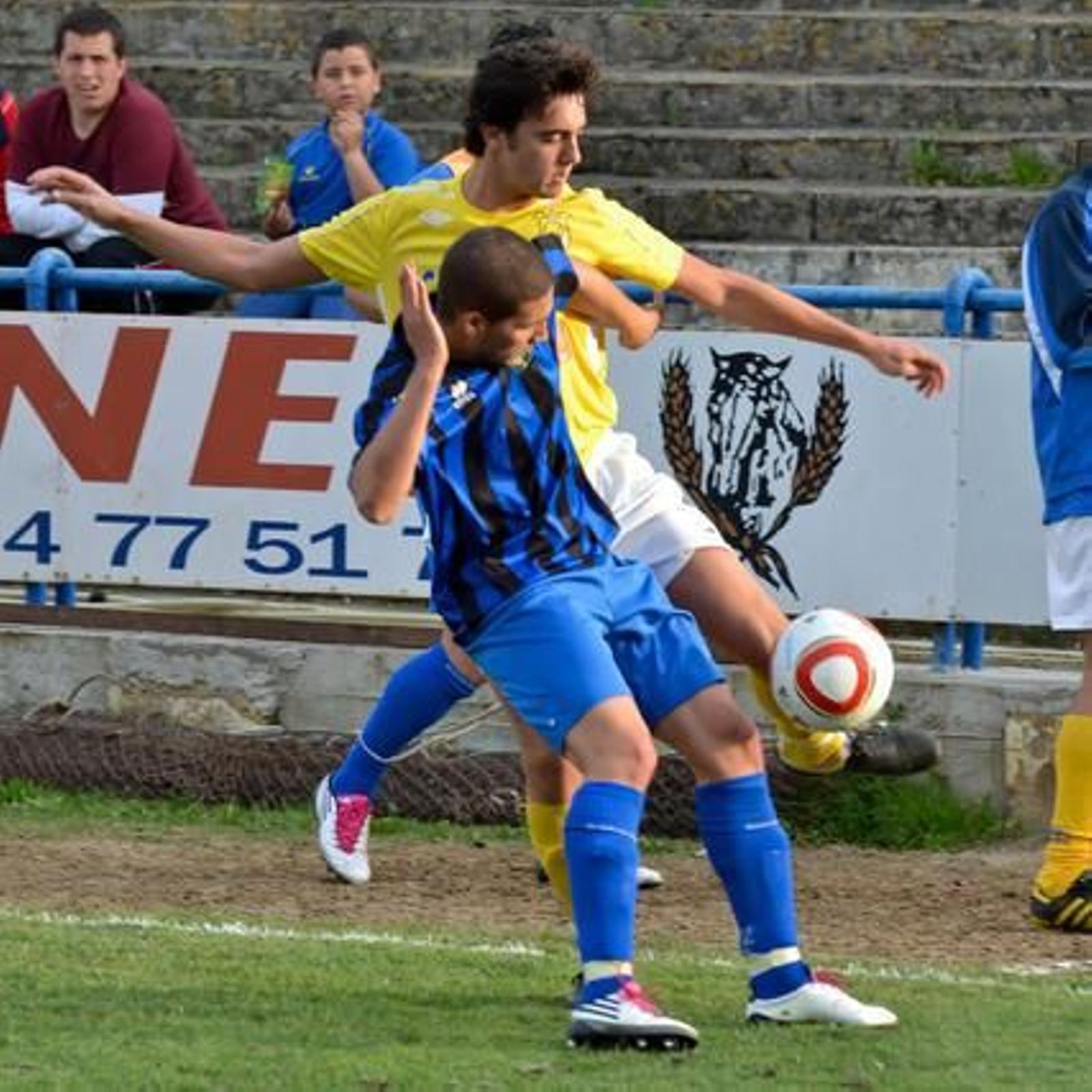 La mejoría de la Unión no basta para lograr la victoria en casa del Coria. 

Foto: David de la Rosa (LOF)