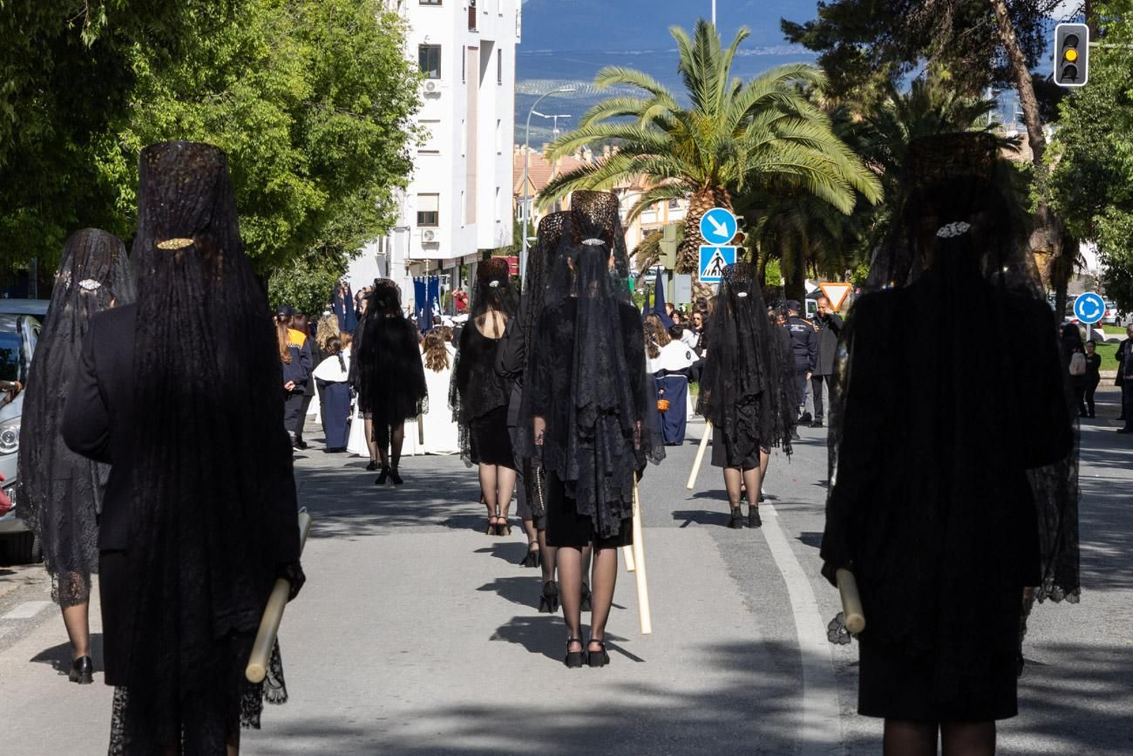 La temida lluvia impide el desarrollo normal de este Martes Santo