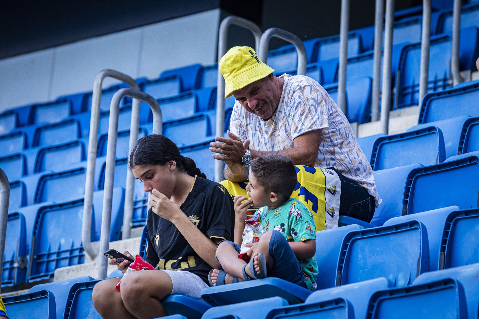 Búscate en el partido Cádiz-Alavés
