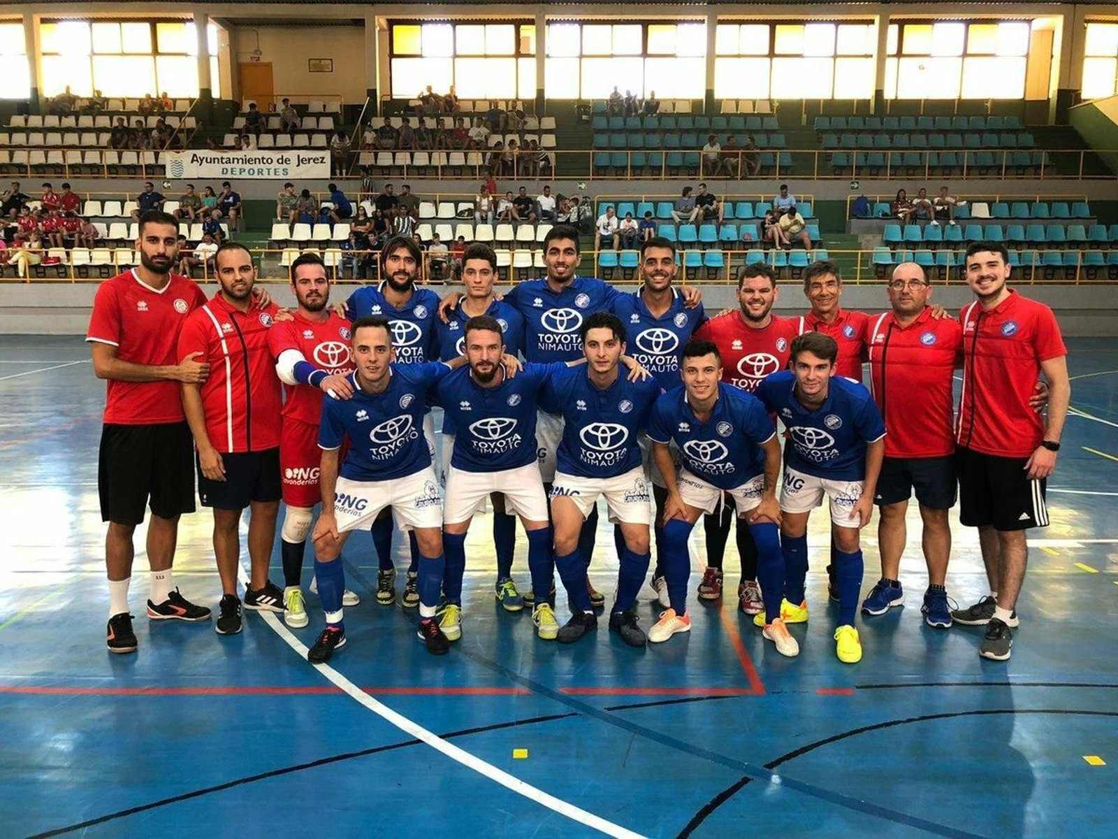 Formación del Xerez DFC Toyota Nimauto en el VI Trofeo Joaquín García.