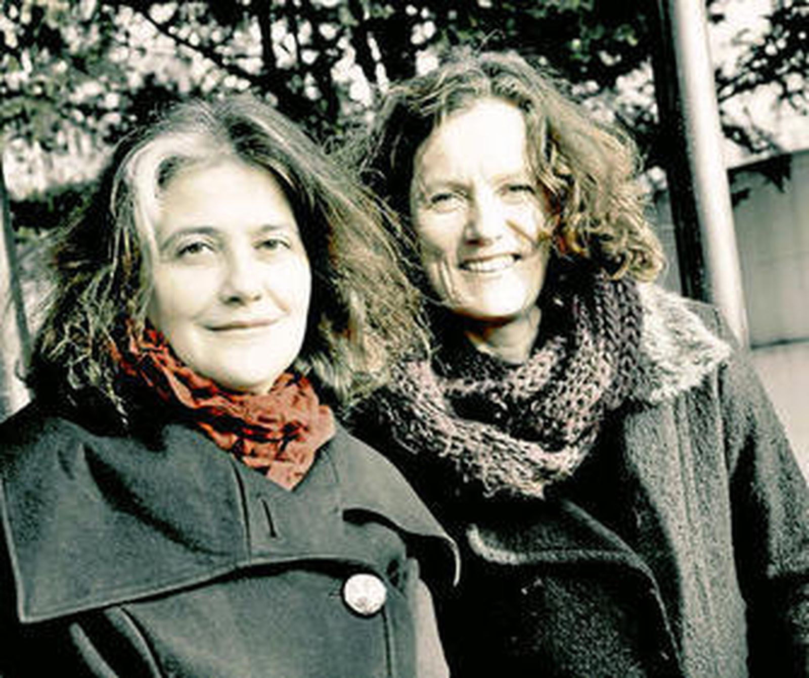 Las escritoras Rosa Ribas (El Prat de Llobregat, Barcelona, 1963) y Sabine Hofmann (Bochum, 1964).