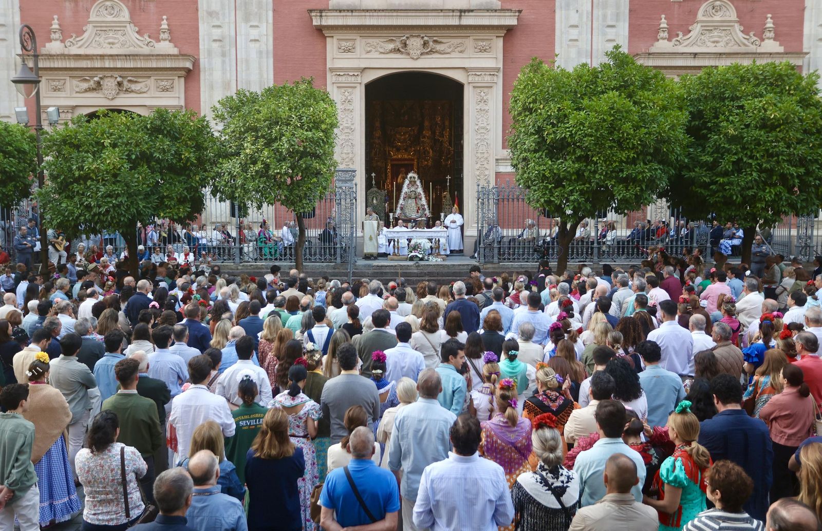 Las mejores fotos de la salida de la Hermandad de Sevilla hacia el Rocío