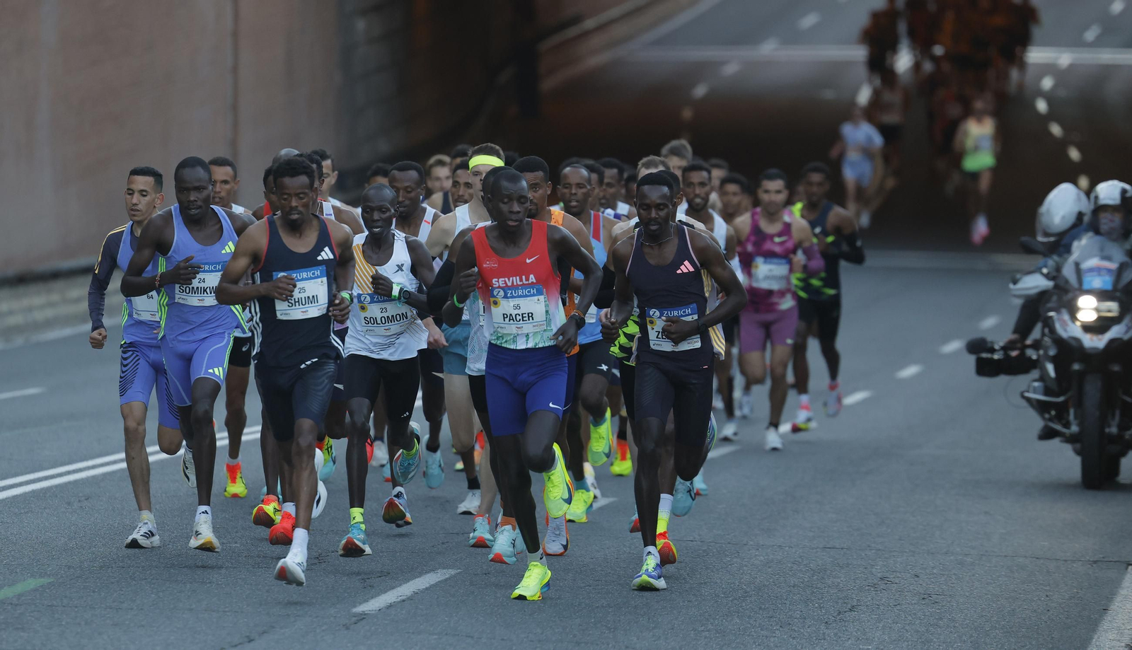 Búscate en el Zurich Maratón de Sevilla 2025
