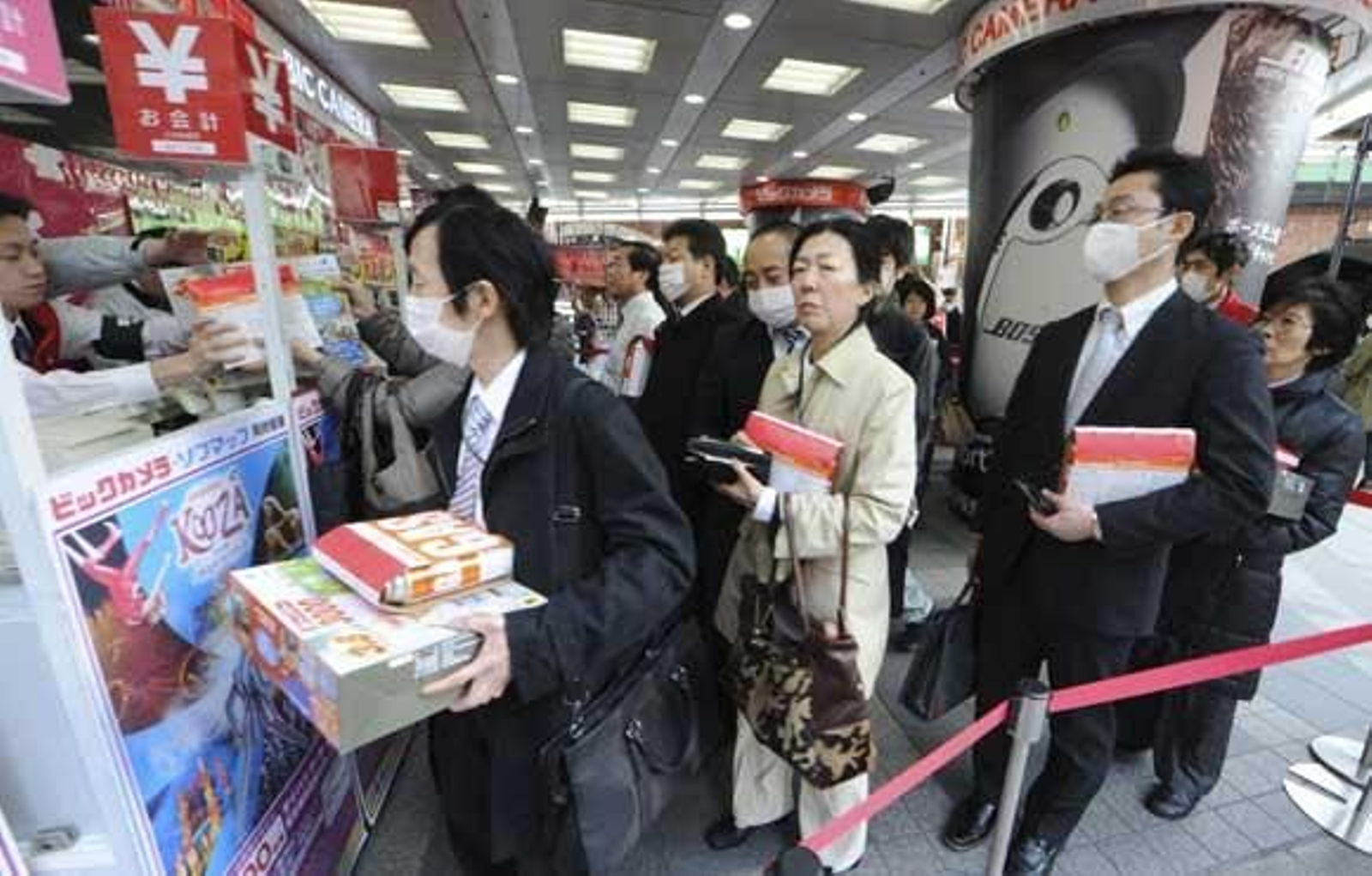 Tokio reduce su actividad y toma precauciones ante la amenaza radiactiva