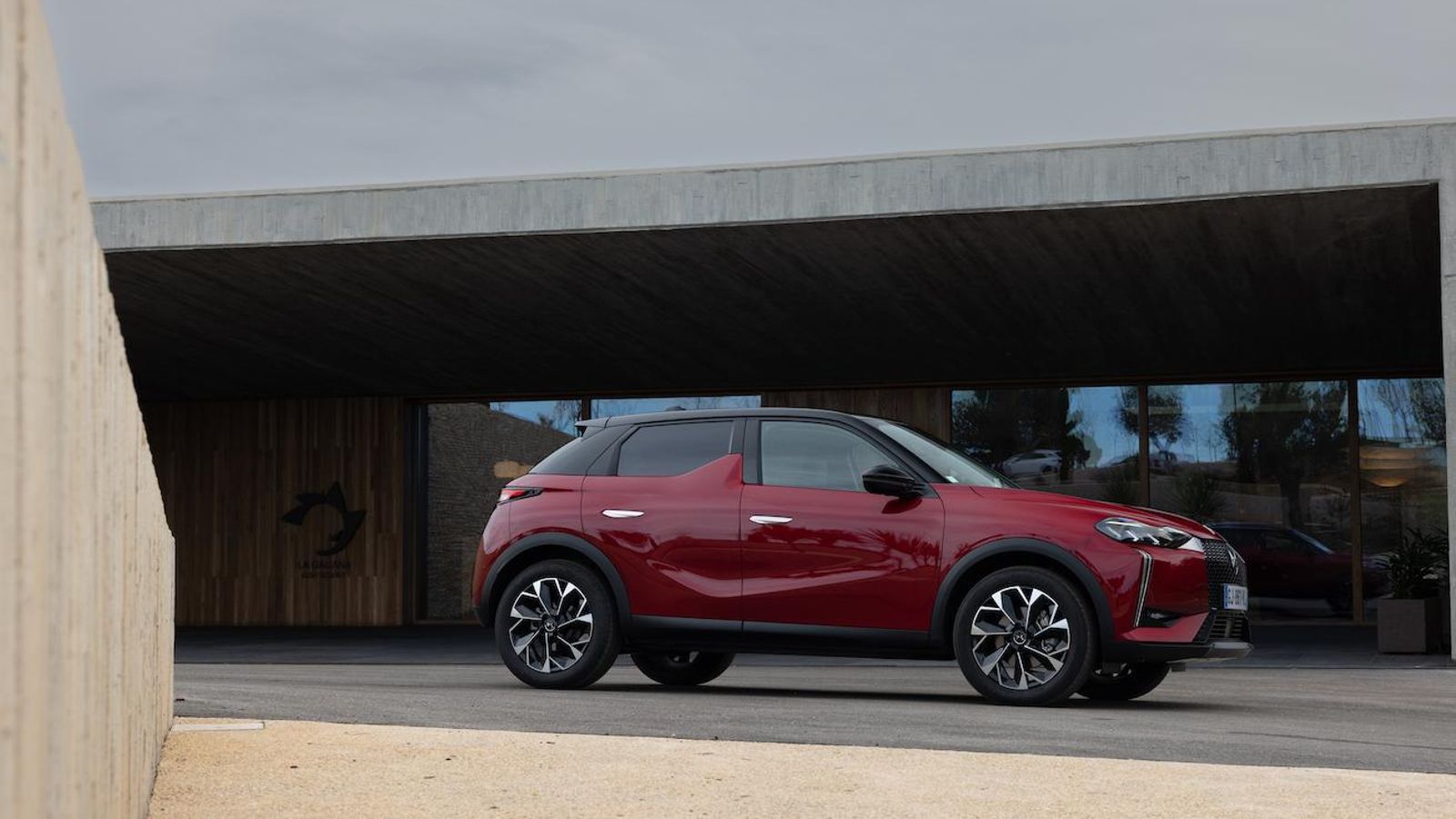 Los niveles Bastille, Performarce Line, Performance Line+, Rivoli y Opera articulan la gama junto a los cuatro motores, si bien el de menor potencia no cuenta con todos esos acabados.