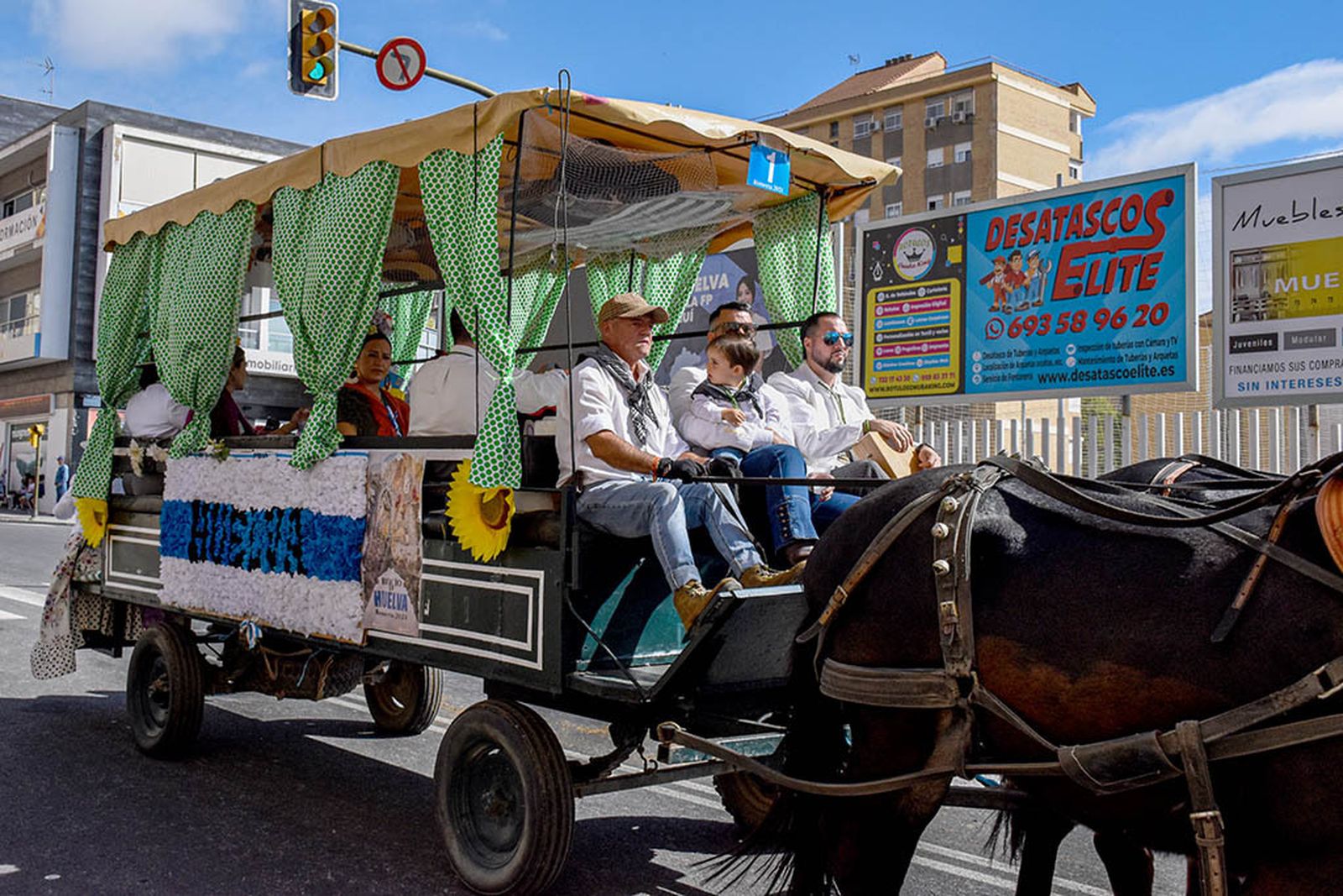 Imágenes de los carros de la Hermandad del Rocío de Huelva