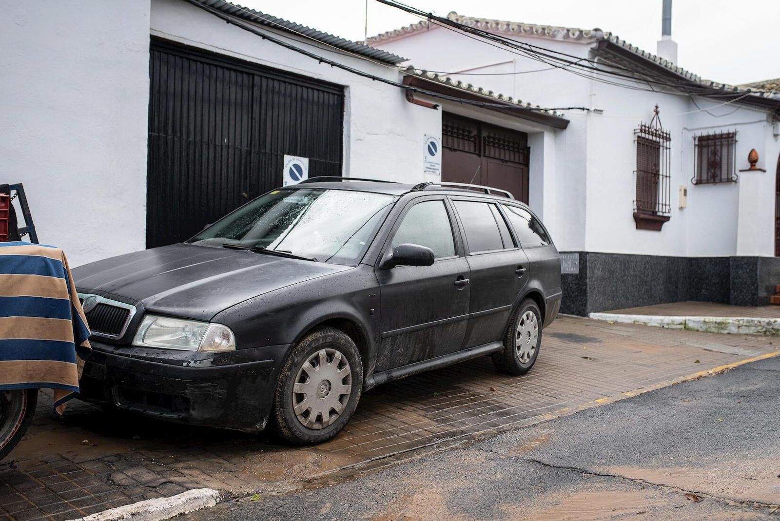 El coche en el que desaparecieron el abuelo y su nieto está intacto
