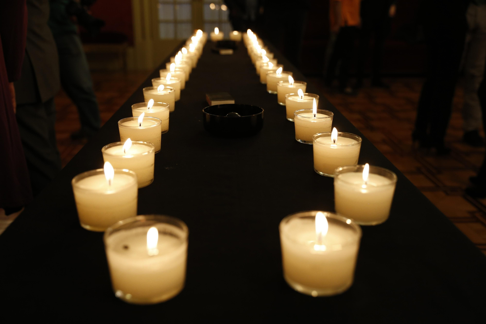 Velas por las víctimas de violencia machista.