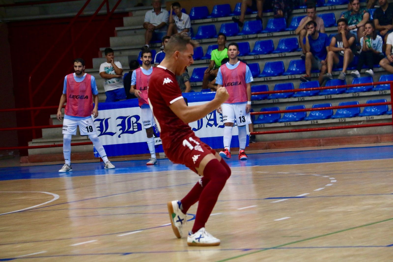 Koseki celebra un gol en Talavera.