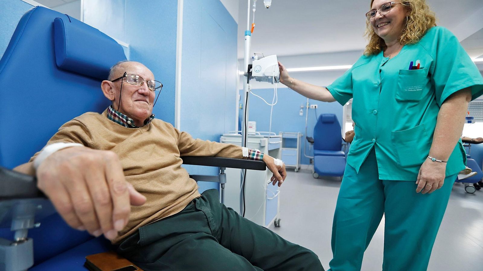 José Sánchez recibe su tratamiento en el Hospital de Día.