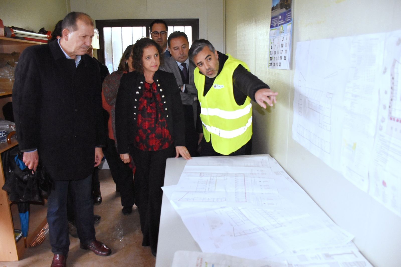La consejera Catalina García visita las obras del nuevo centro de salud de El Cuervo.