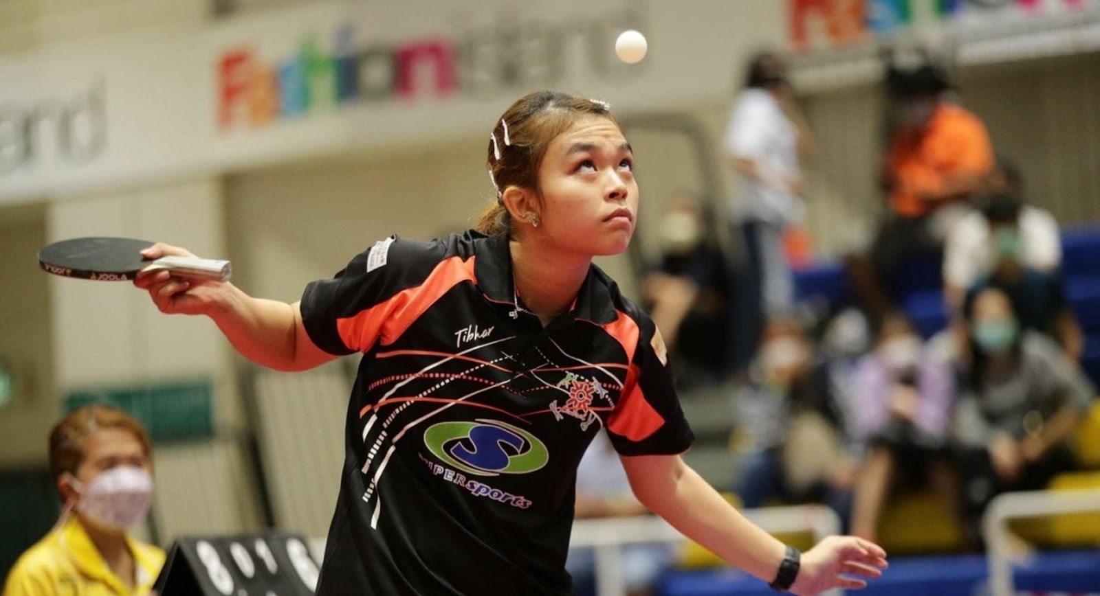 Wanwisa Aueaviriyayothin en plena acción.