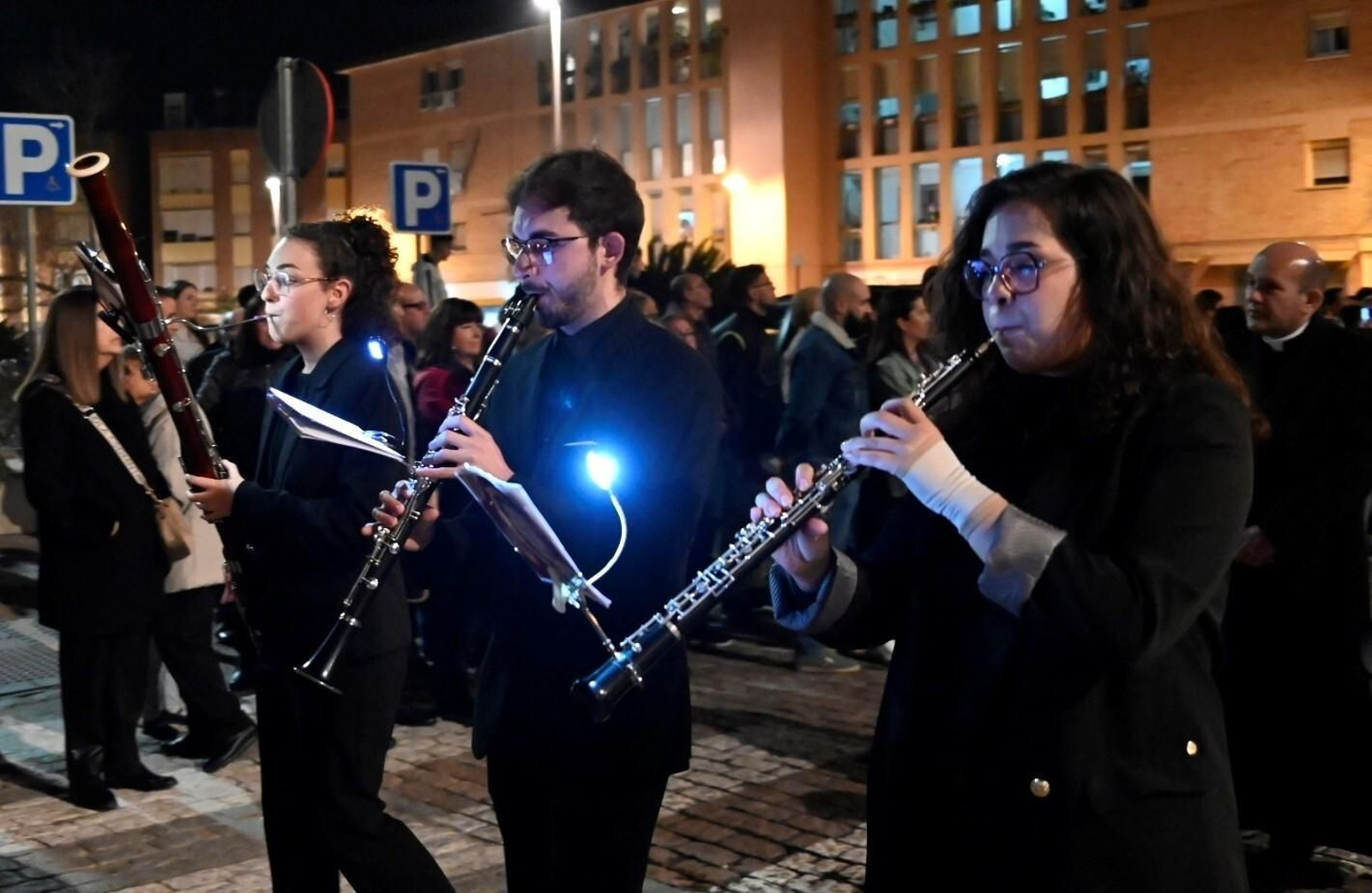 Las imágenes de los vía crucis del primer viernes de Cuaresma en Córdoba