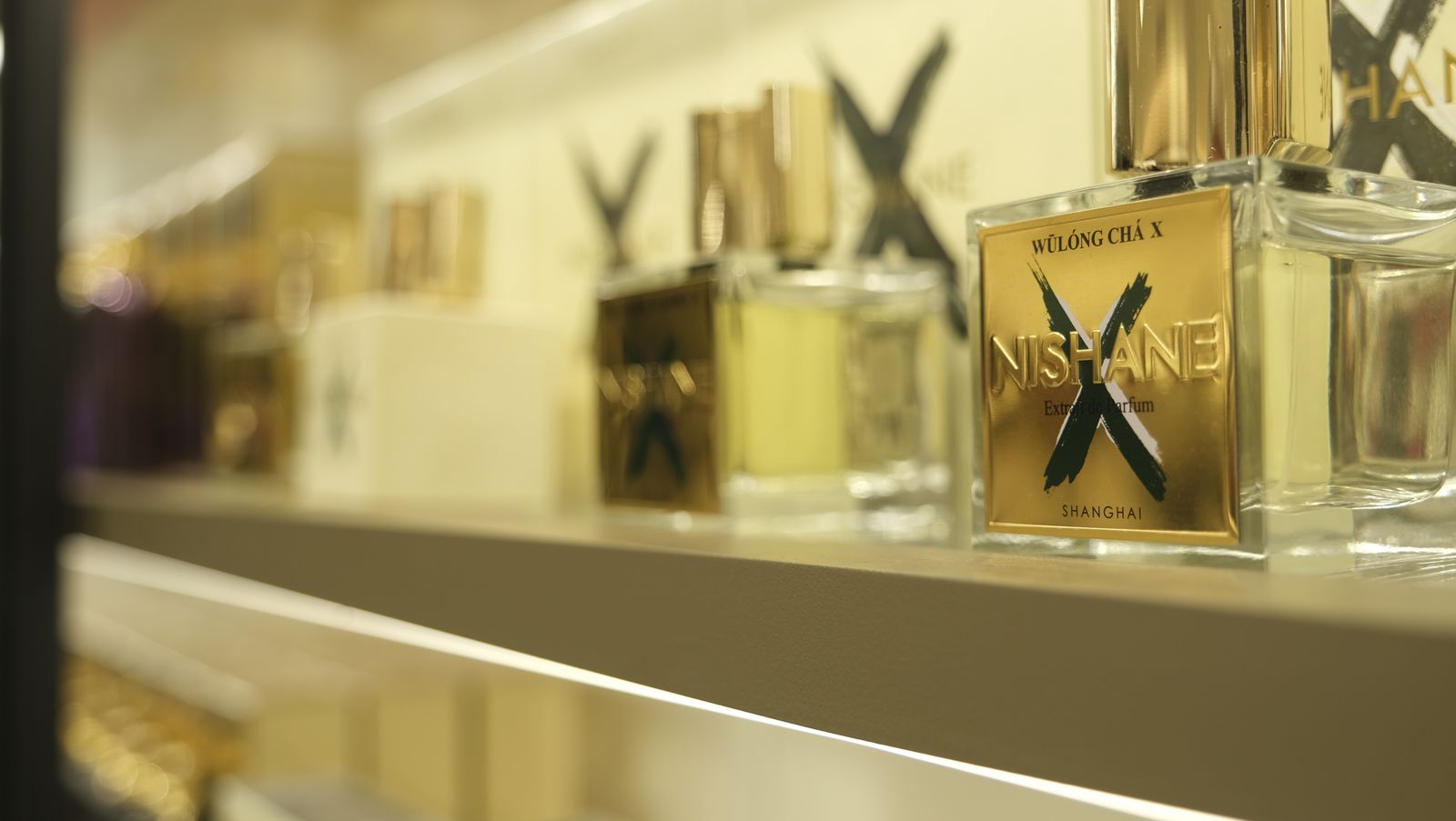 Perfumería Júlia abre de nuevo sus puertas, en Almería