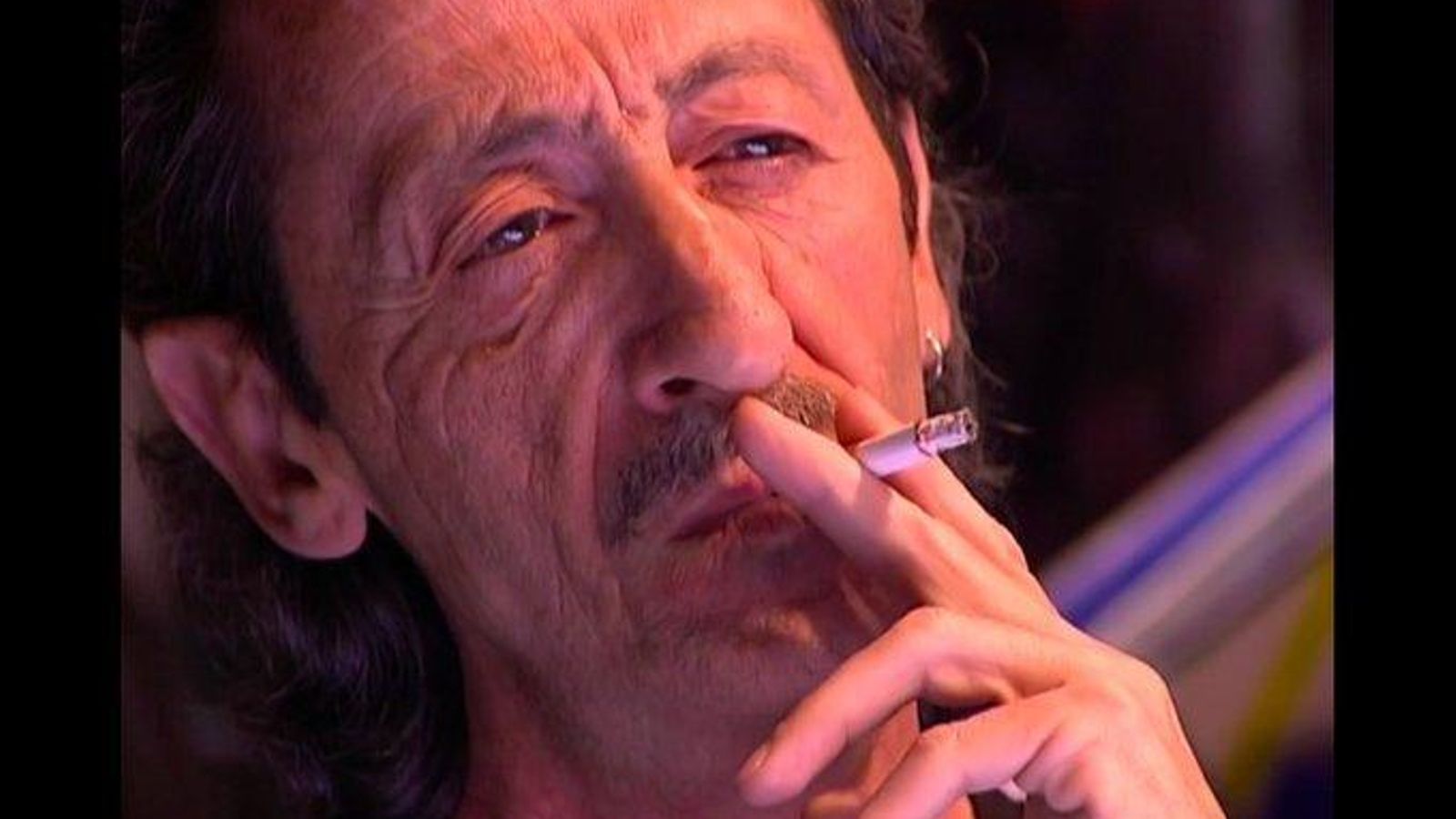 Eduardo Gómez como El Loco de la Portería en 'Aquí no hay quien viva'