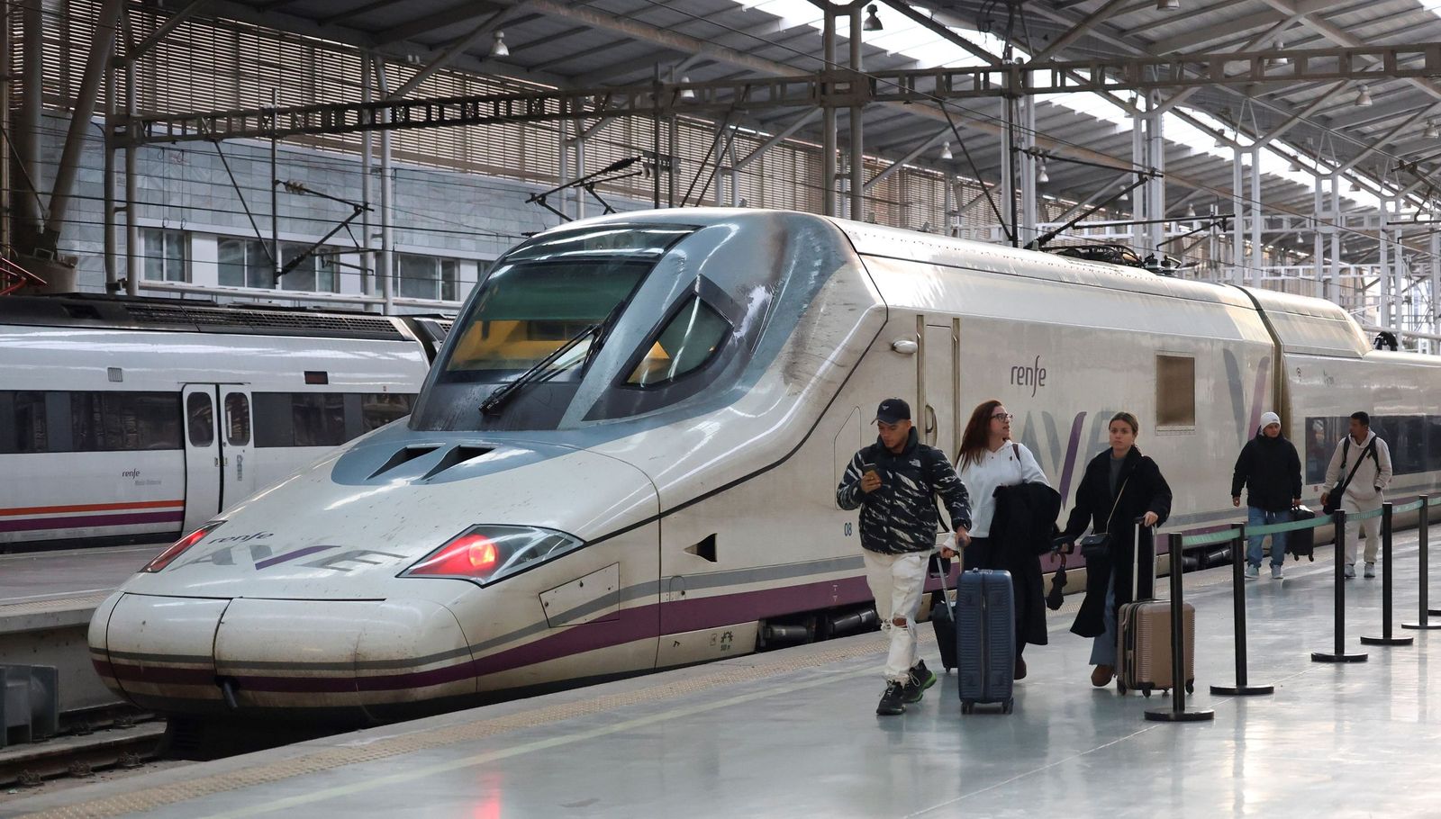 El Sindicato Ferroviario se une a los maquinistas y convoca huelga en Adif, Renfe y Logirail el 9, 10 y 11 de febrero.