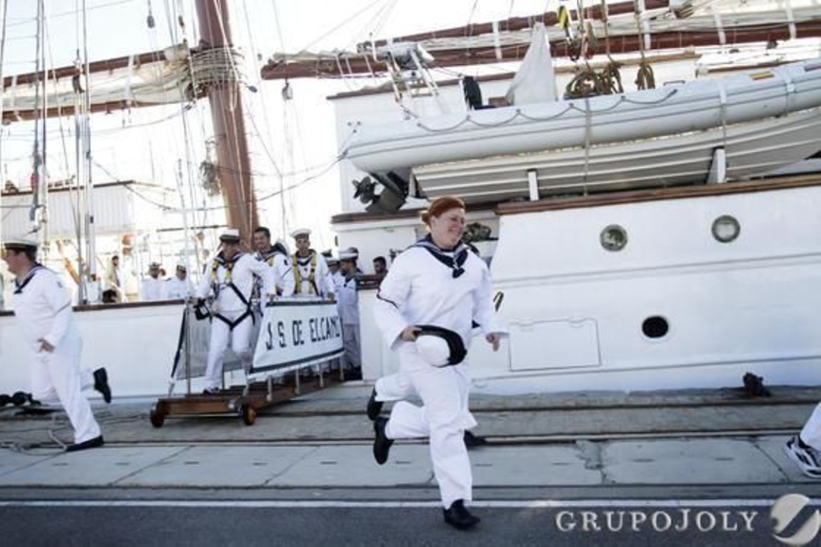 Llegada del "Juan Sebastián de Elcano"

Foto: Lourdes de Vicente