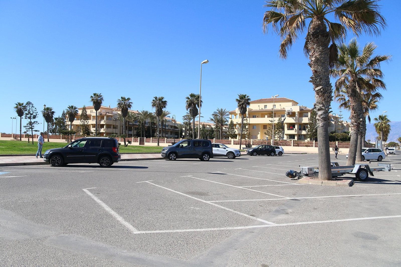 Fotogalería de las autocaravanas aparcadas en Roquetas