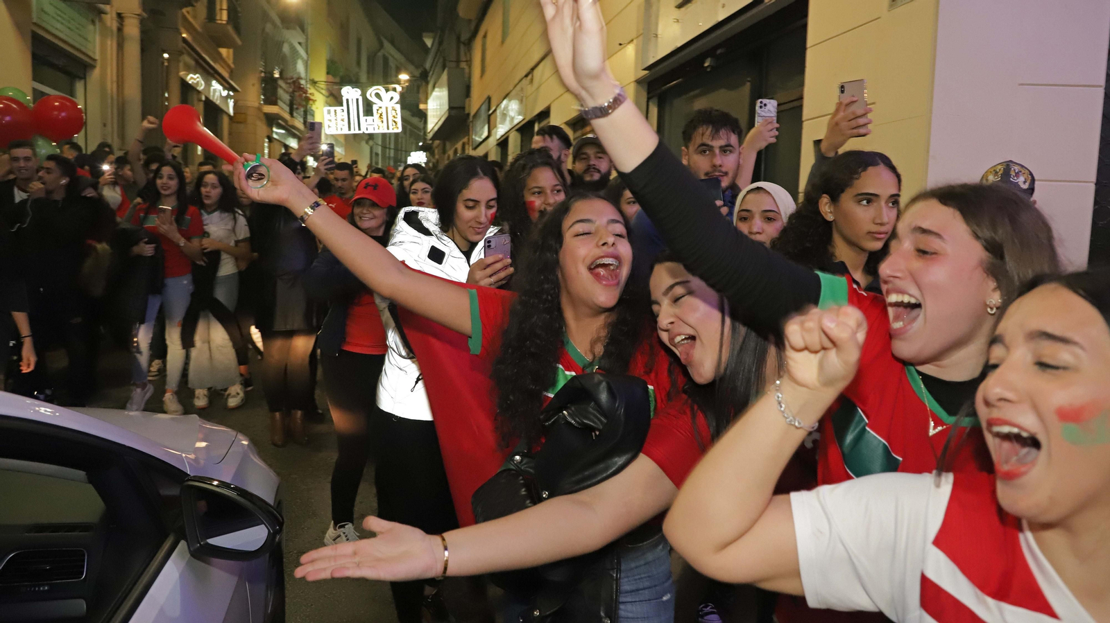 Fotos de la celebración en Algeciras de la victoria de Marruecos sobre España en Qatar