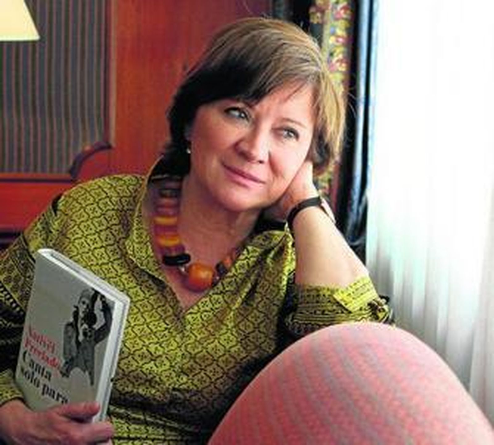Nativel Preciado, con su novela.
