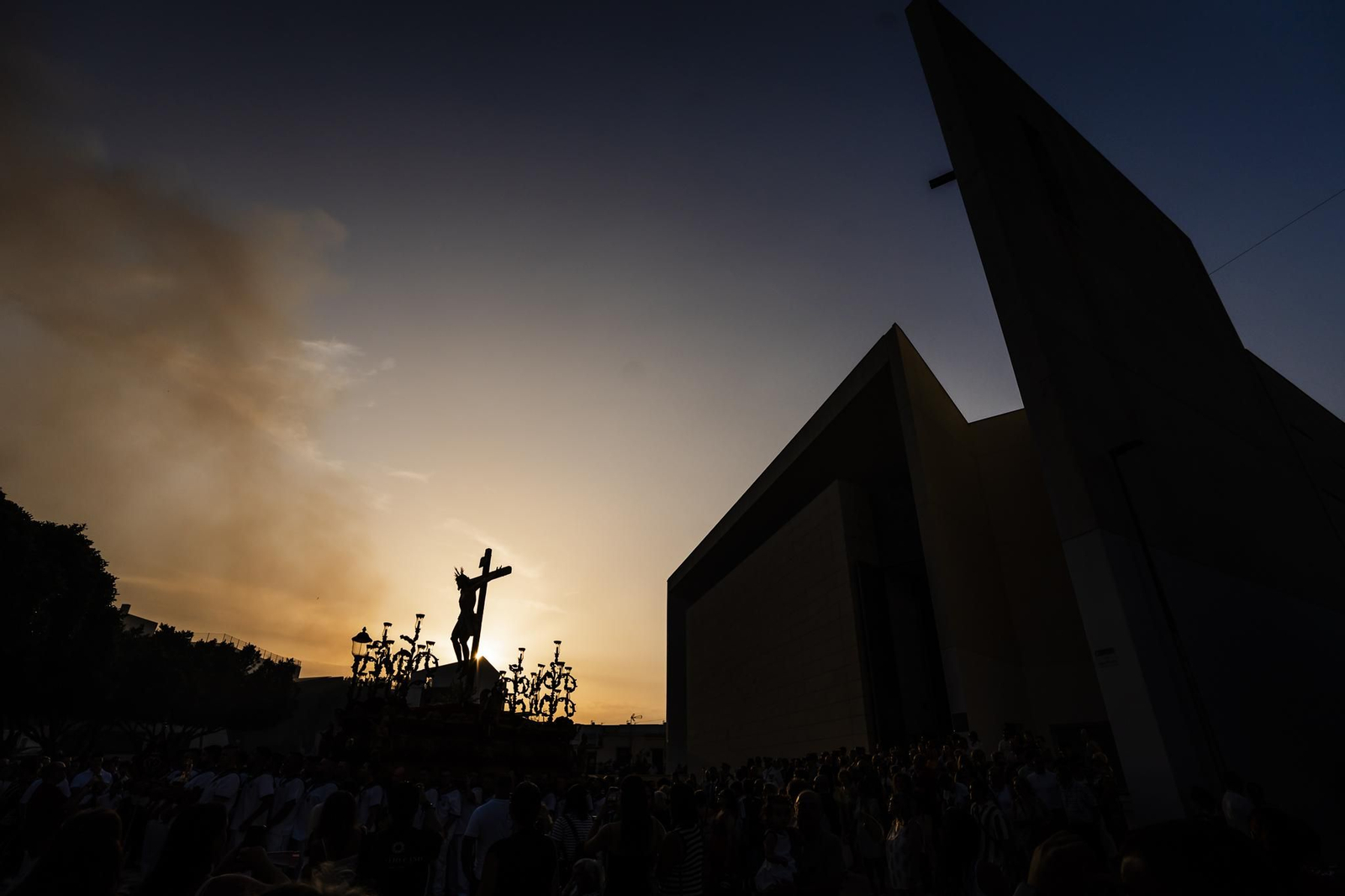 Así fue la procesión del Santísimo Cristo del Mar en el Puerto de Roquetas.