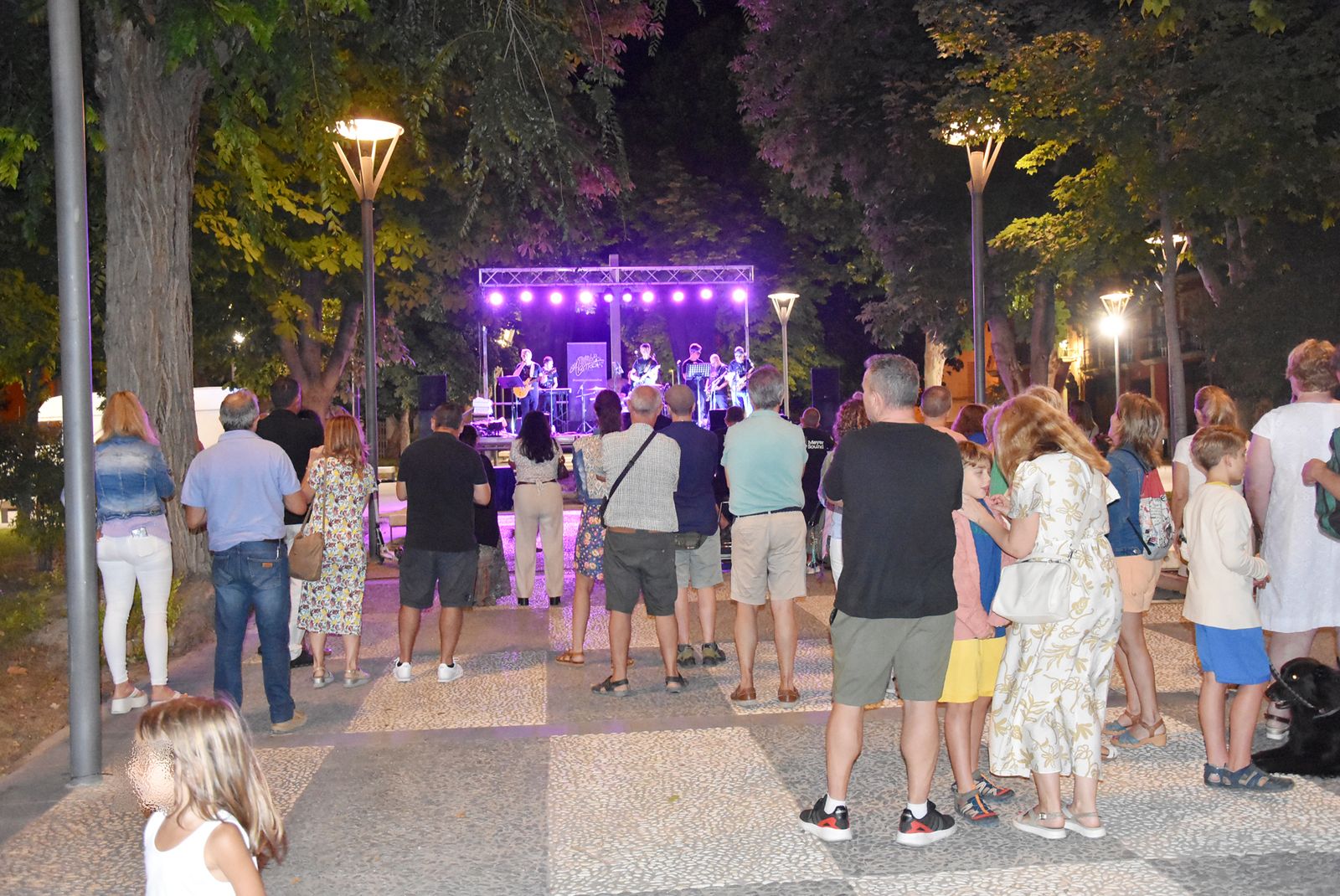 Baza inicia la semana con la “Noche en Blanco” y termina con el Festival Internacional de Folklore