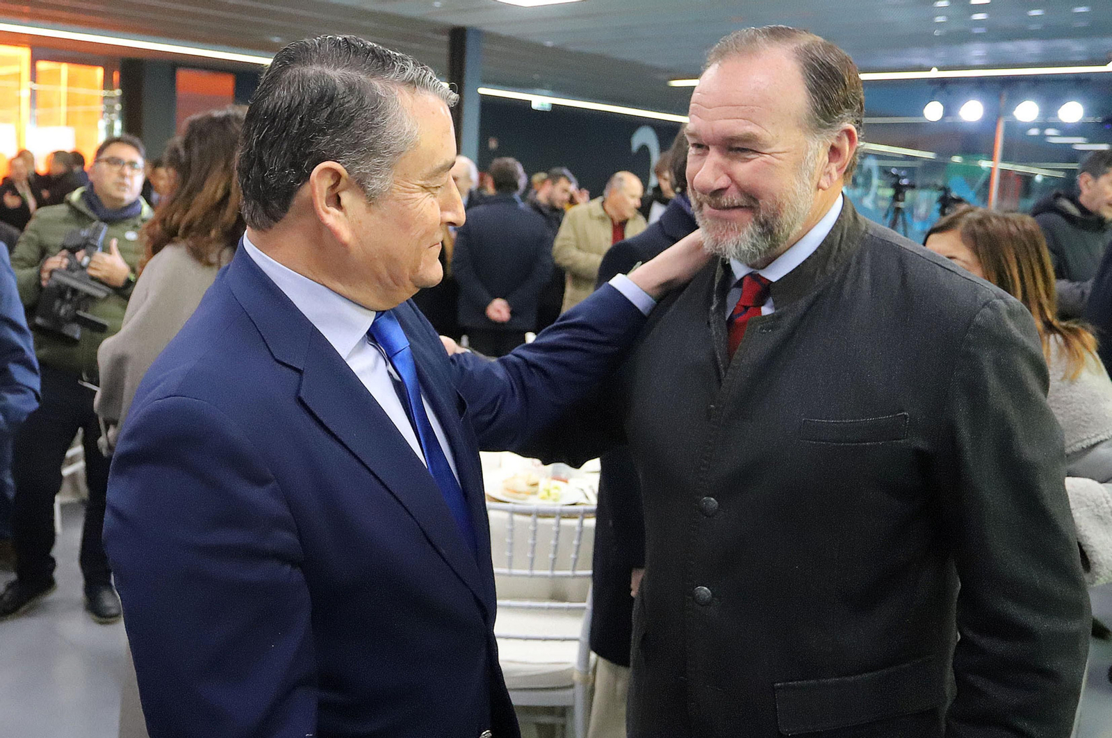 Imágenes de los invitados a la conferencia y desayuno-coloquio con Antonio Sanz en el Foro Joly Andalucía