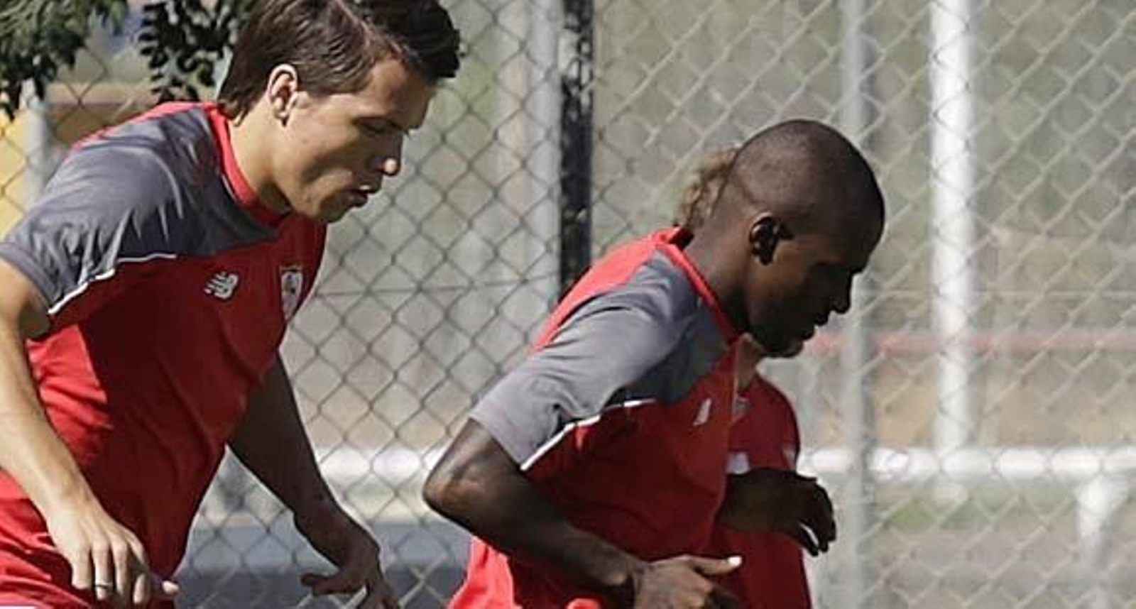 La extraña ausencia de Kakuta y la falta de jugadores de banda