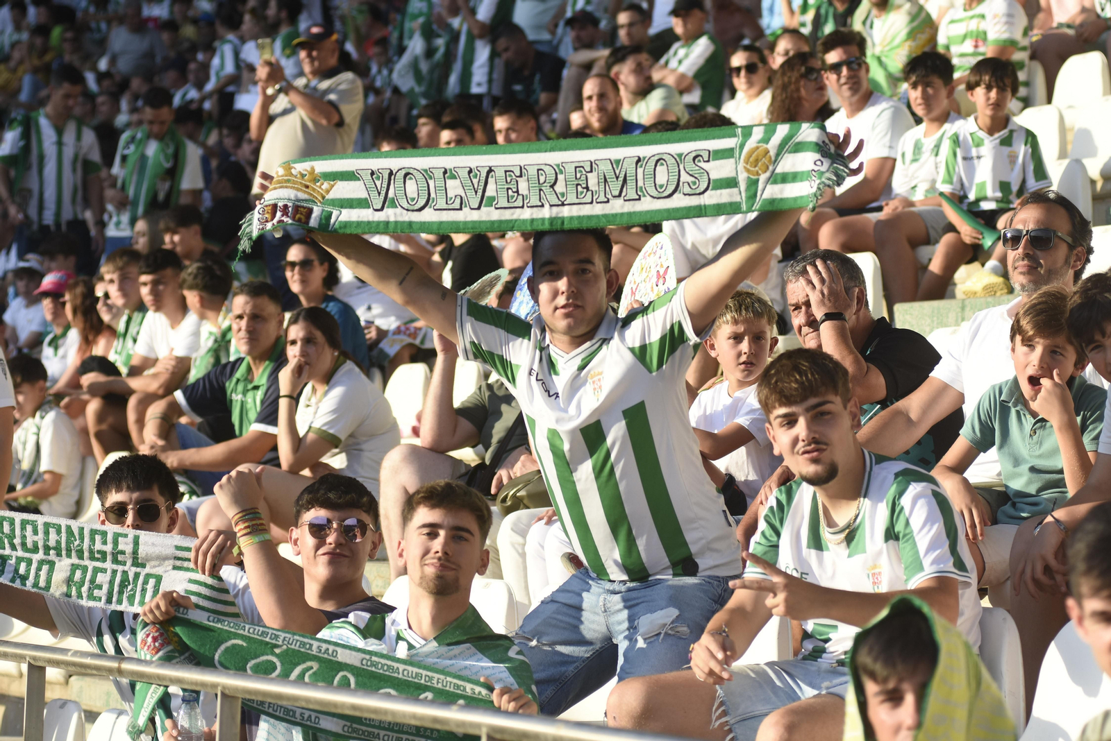 Las mejores fotos del ambiente en El Arcángel para el Córdoba CF - Barcelona Atlétic