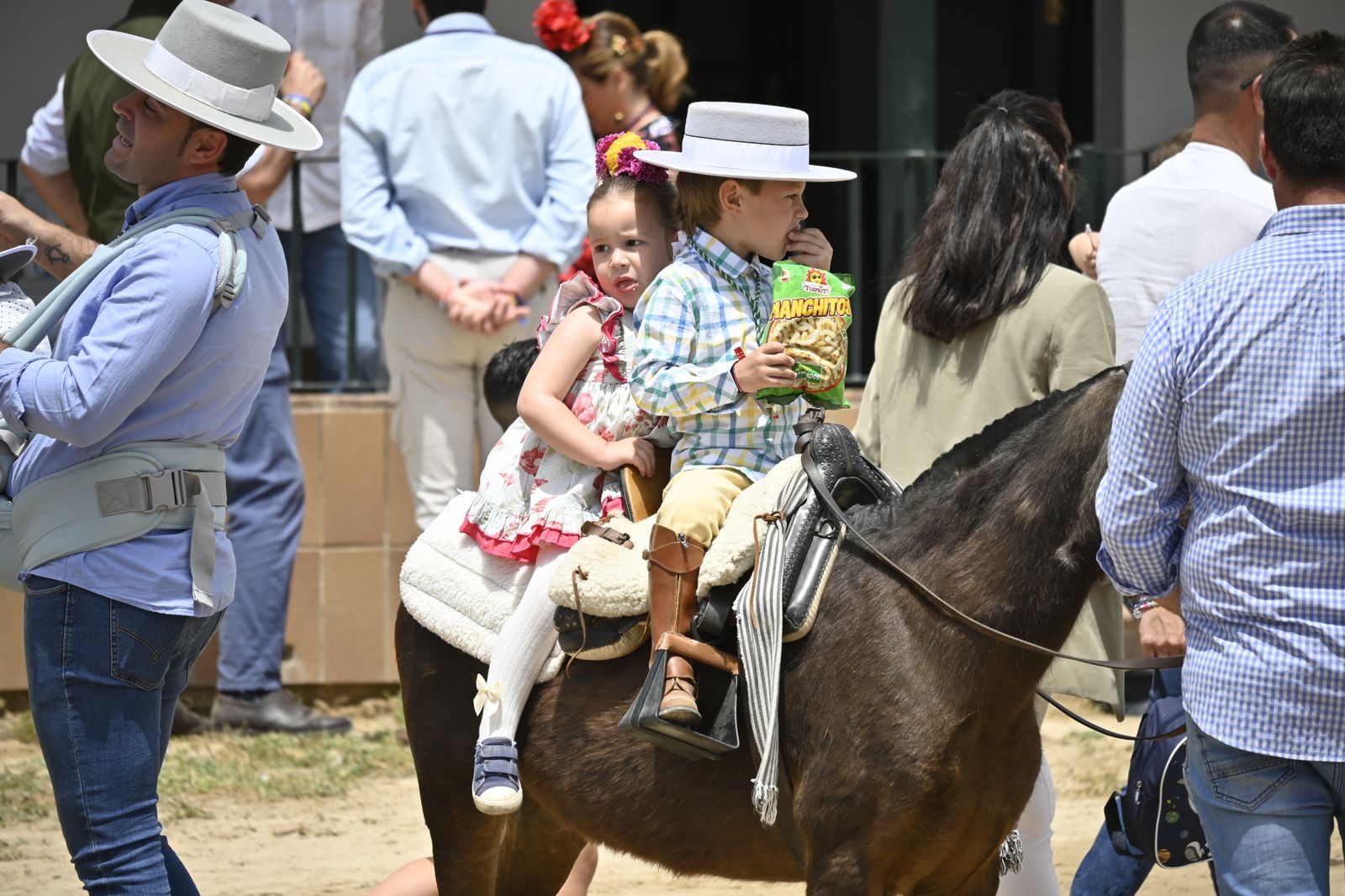Imágenes del viernes 17 de mayo en EL Rocío