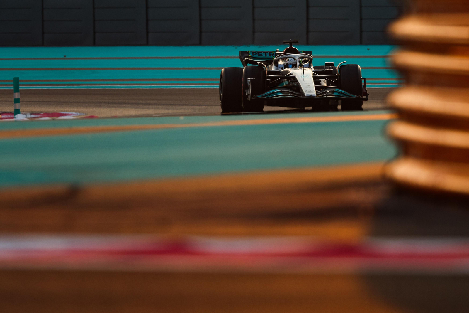 Las escuderías de  Fórmula uno se prueban tras el fin de temporada