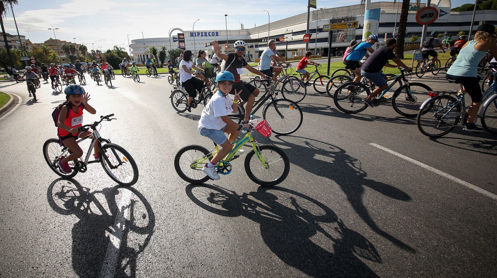 Gran ambiente en la fiesta de la bici y la amistad
