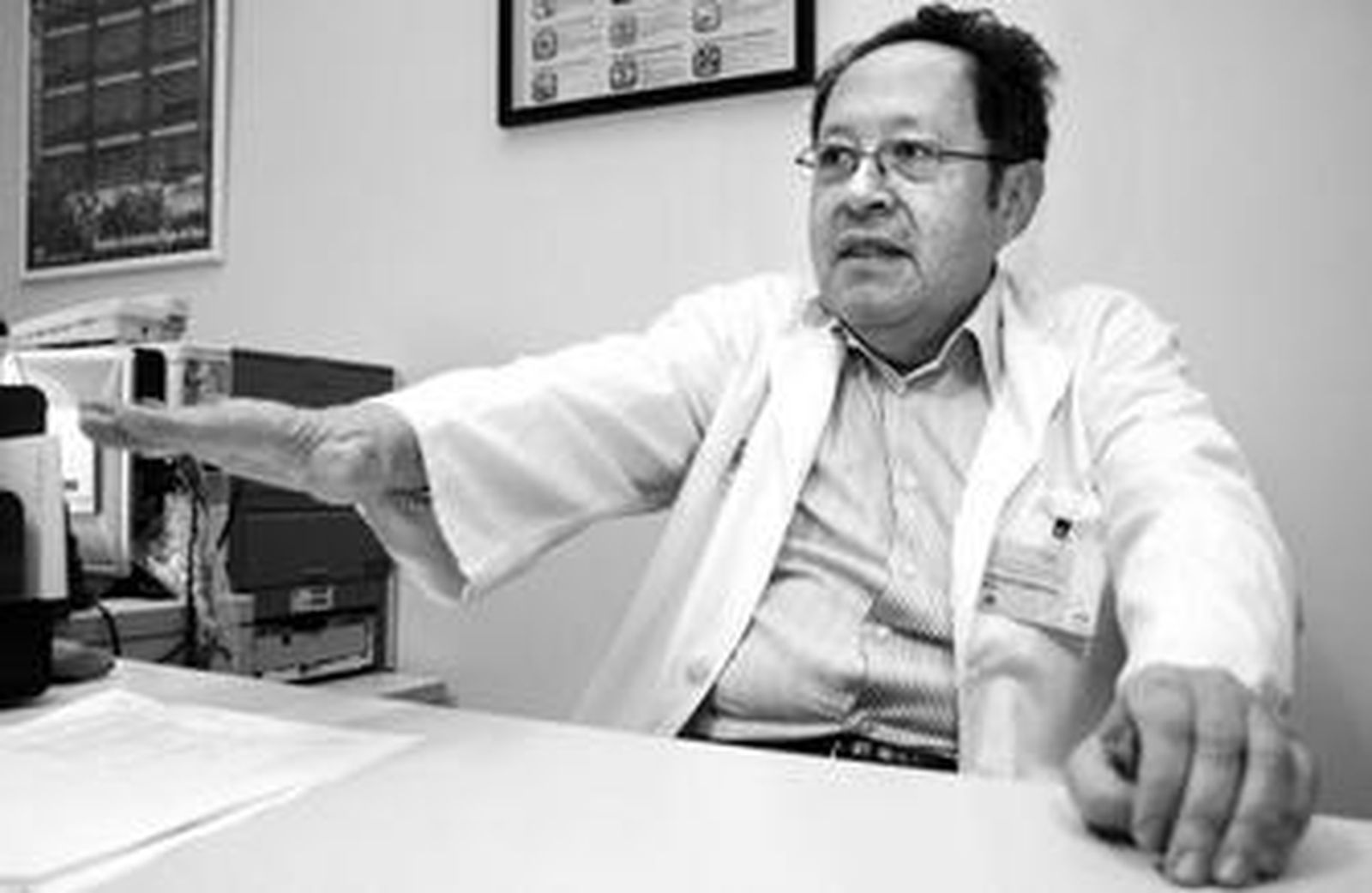 Jorge Campos Dávila, en su consulta del centro de Especialidades Doctor Fleming.