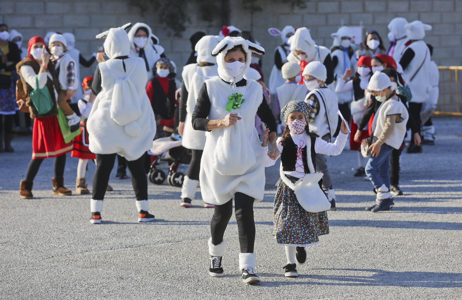 Parte del cortejo, de la cabalgata de Reyes de este lunes en Puerto de la Torre.