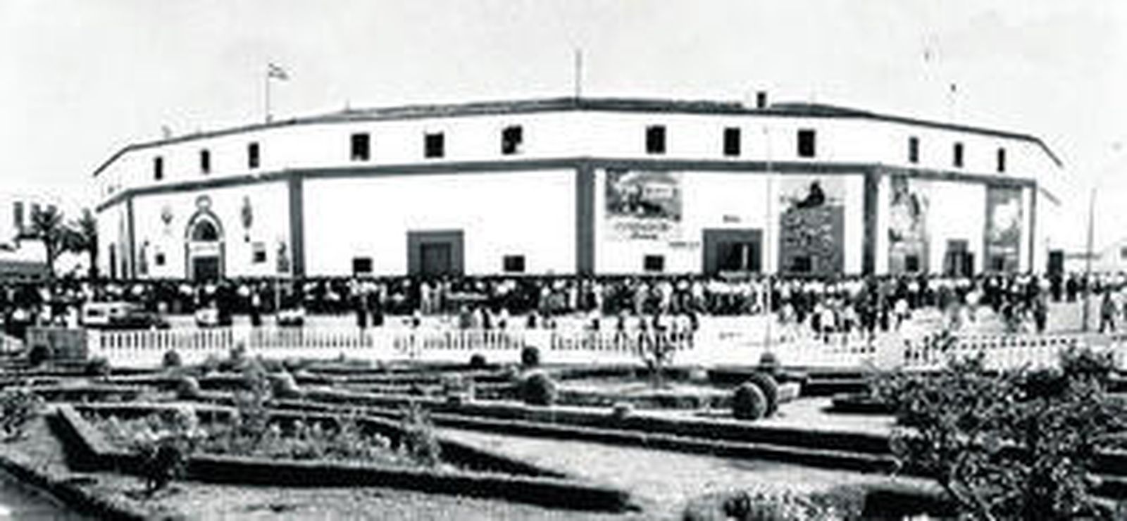 La plaza de toros en la final de la década de los sesenta del pasado siglo.