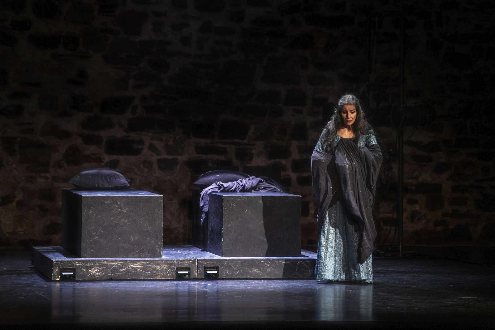 Ana Belén en un momento de la representación de 'Romeo y Julieta despiertan'.