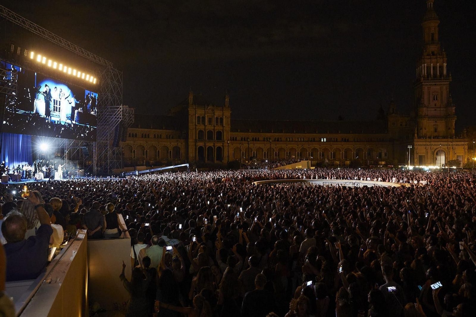 Bizarrap, Lola Índigo, Pablo López, Vanesa Martín, Julieta Venegas o Beret, entre las estrellas de ICÓNICA Sevilla Fest 2023
