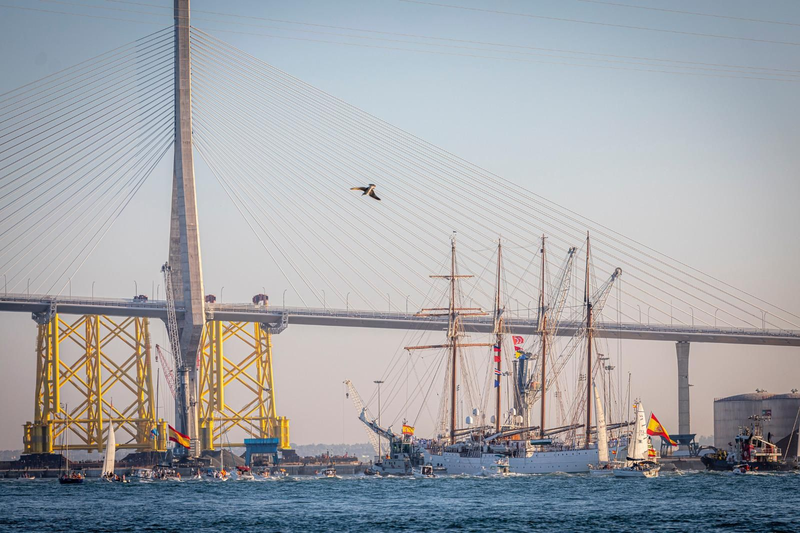 Imágenes de la salida de Elcano desde La Carraca